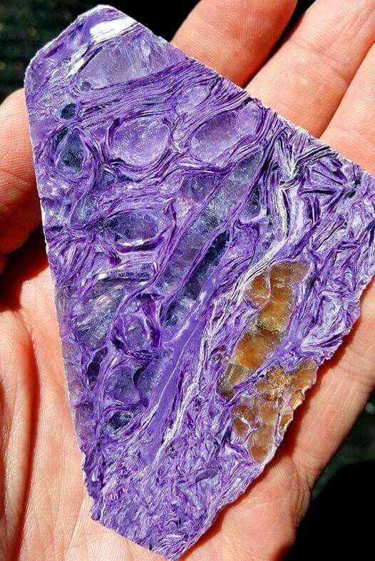 Charoite meaning