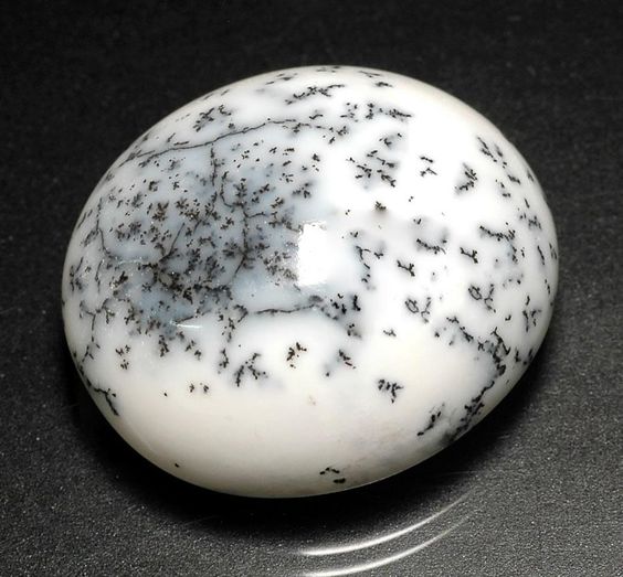 blue dendritic agate