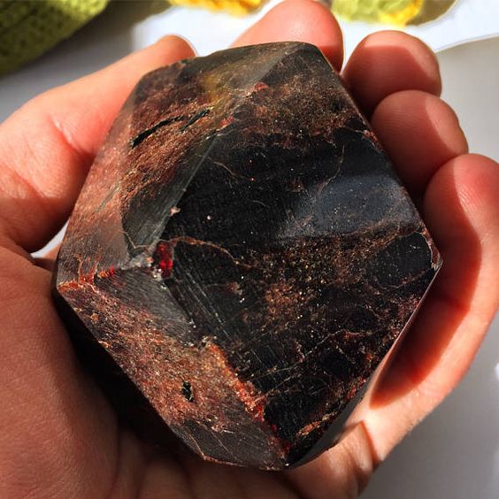 almandine garnet properties