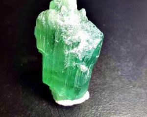 An amazing Hiddenite example