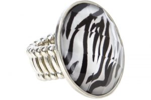 A stunning Zebra-Stone ring